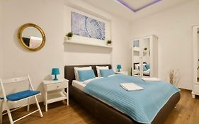 Standard Apartment By Hi5 -Baross Square